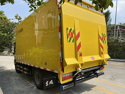 貨車尾板升降結(jié)構(gòu)，提高運(yùn)輸效率的利器