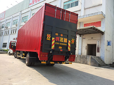 廂式貨車帶尾板，貨物運(yùn)輸?shù)男逻x擇